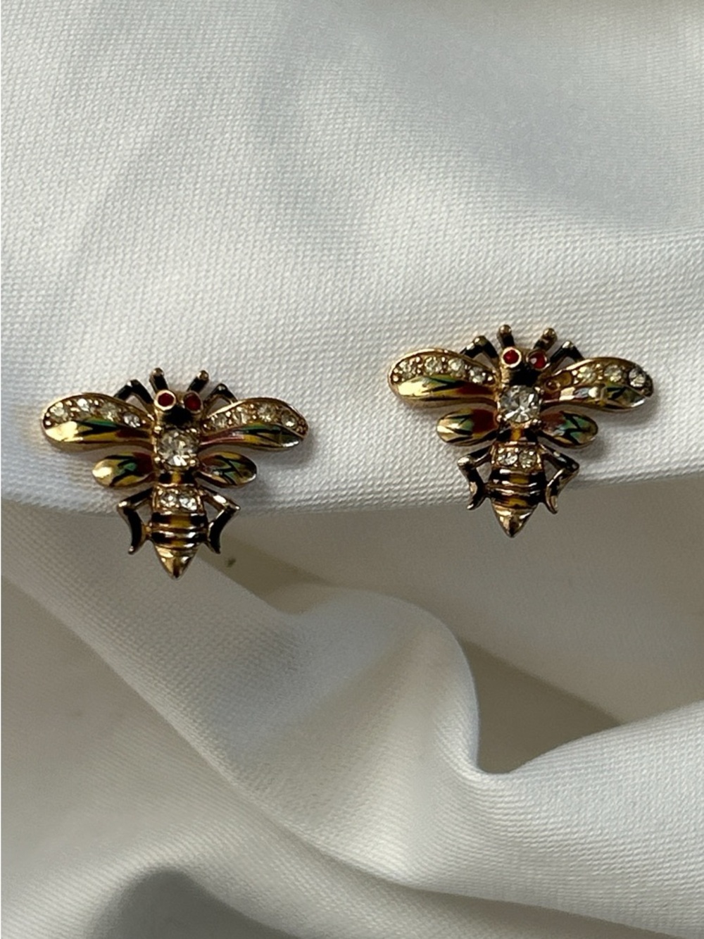 Vintage Coro Rhinestone Enamel Bee Gold Tone Screw Back Earrings unsigned Retro